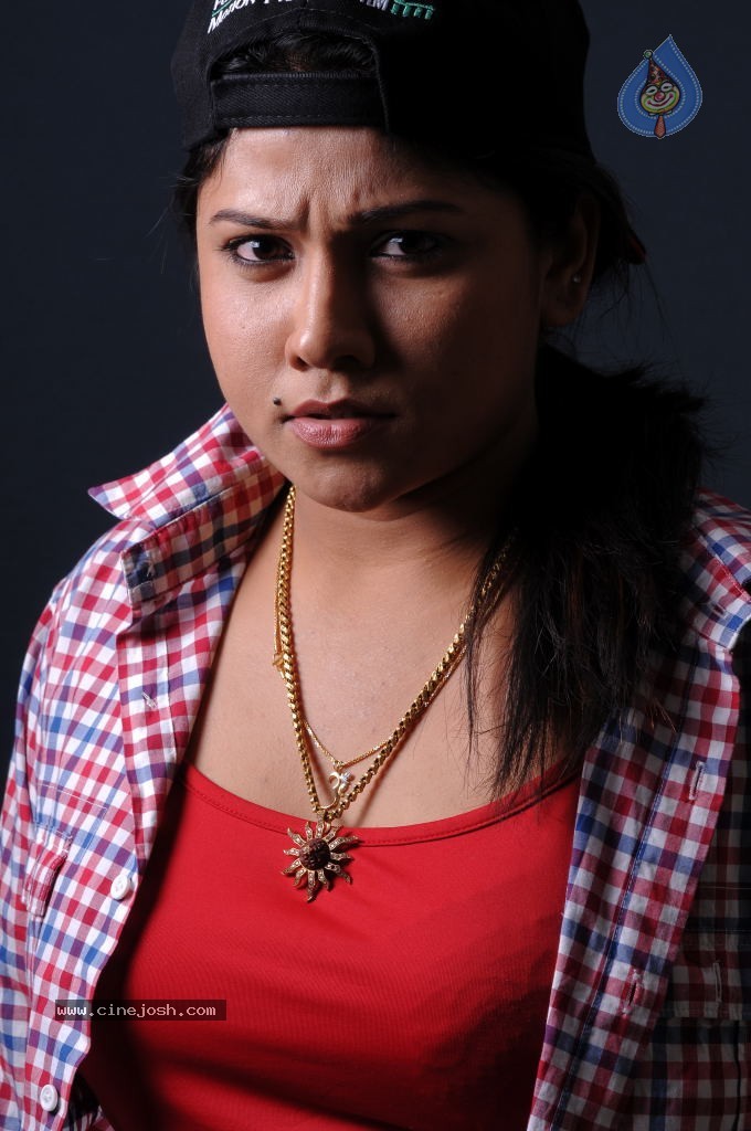 Jyothi New Stills - 72 / 111 photos