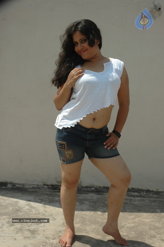 Jyothsna Hot Gallery - 67 / 84 photos