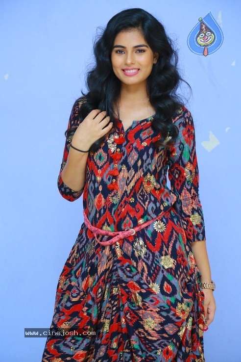 Kairavi Thakkar Photos - 22 / 39 photos