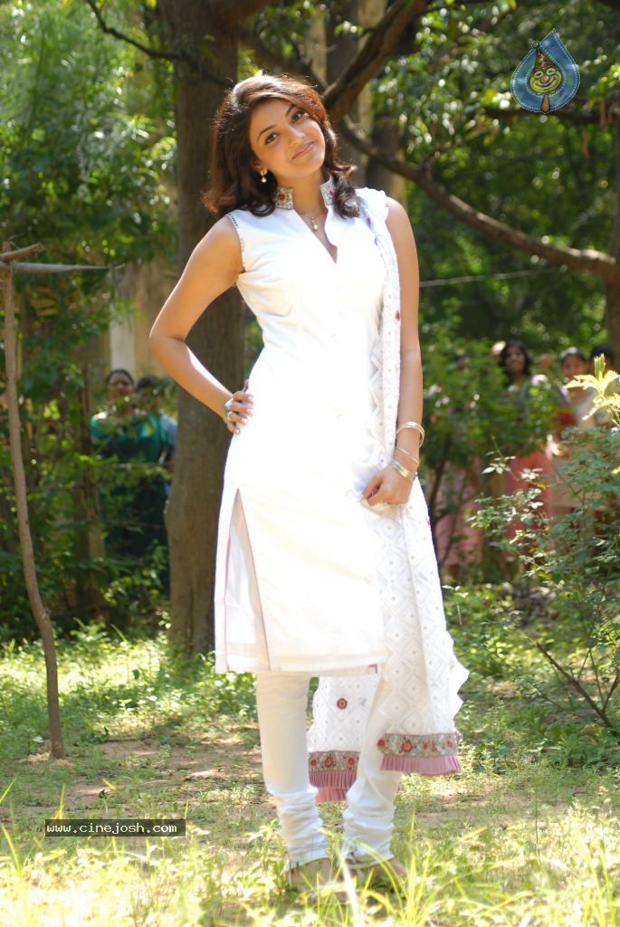 Kajal Agarwal New Stills - 44 / 49 photos