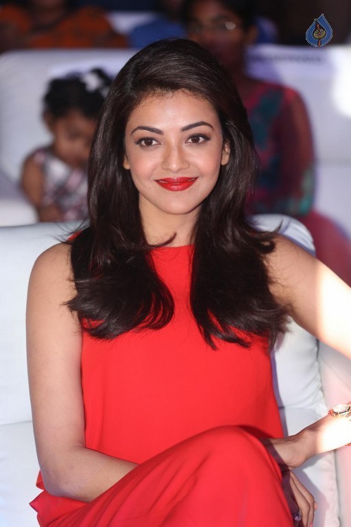 Kajal Aggarwal at Oopiri Audio Launch - 35 / 38 photos