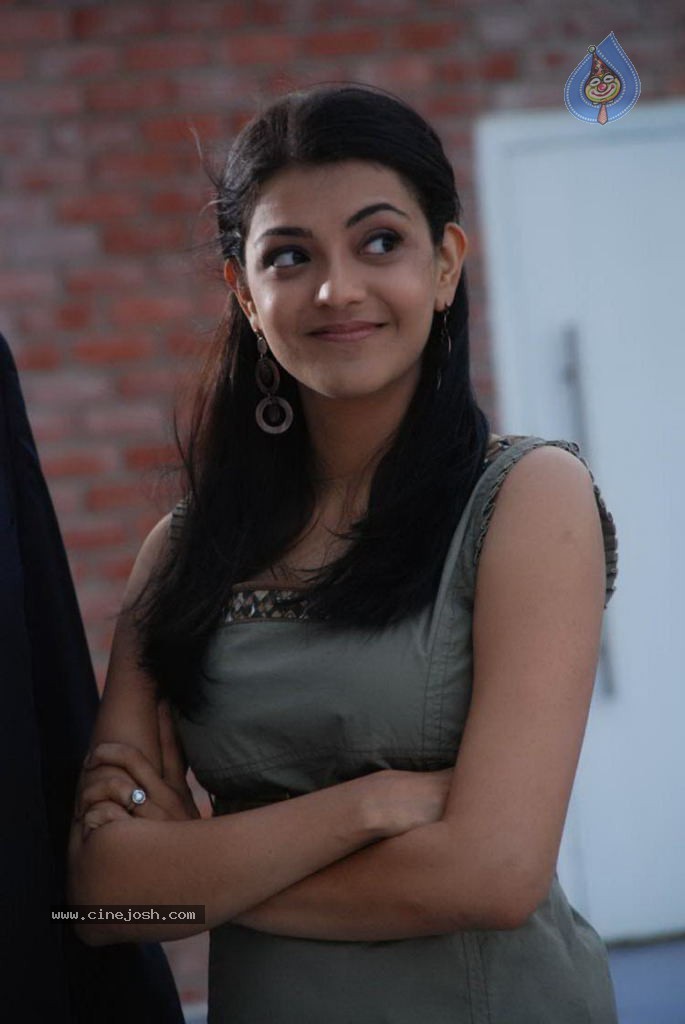 Kajal Agarwal Hot Stills - 20 / 63 photos