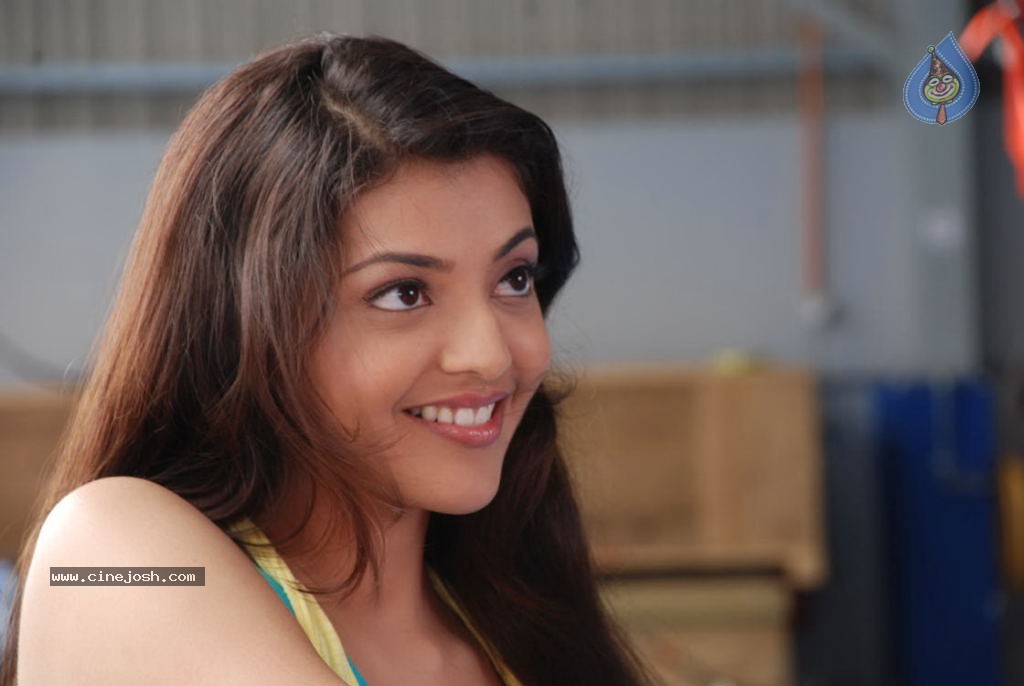 Kajal Agarwal Hot Stills - 36 / 63 photos