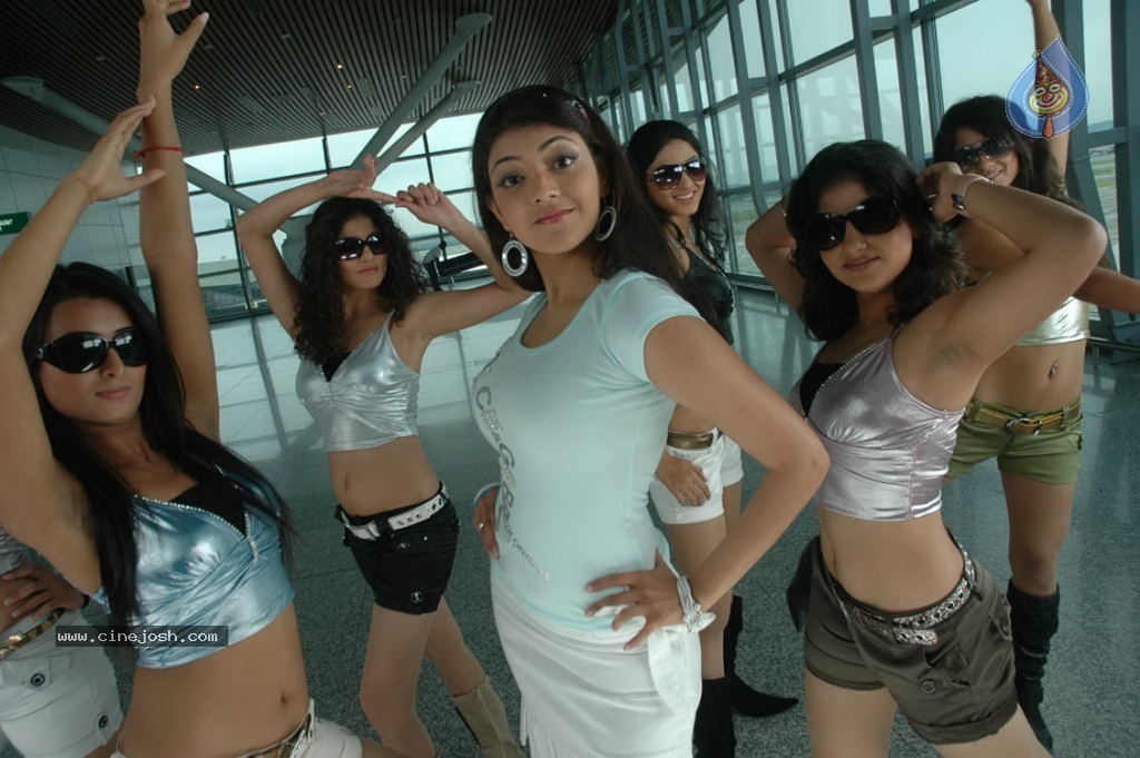 Kajal Agarwal Hot Stills - 37 / 63 photos