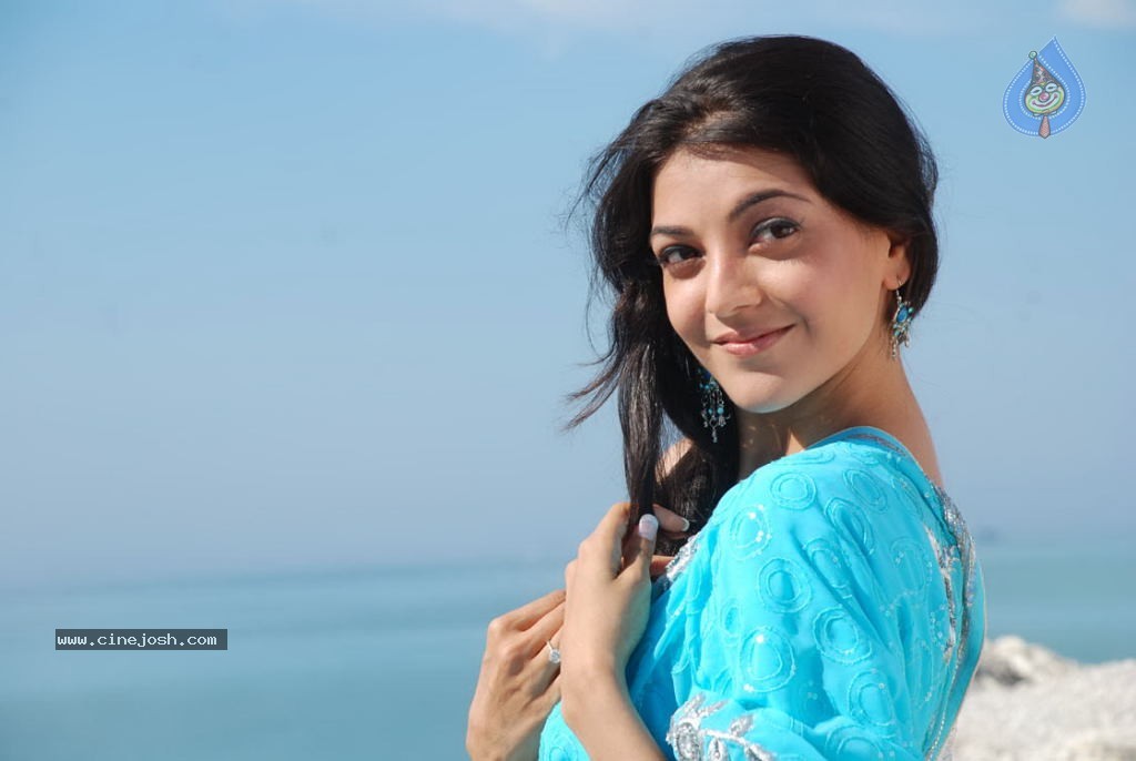 Kajal Agarwal Hot Stills - 53 / 63 photos