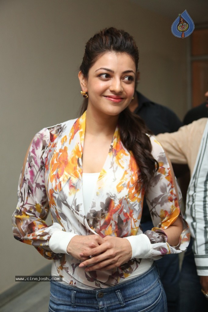 Kajal at Pichekkistha Audio Launch - 53 / 151 photos