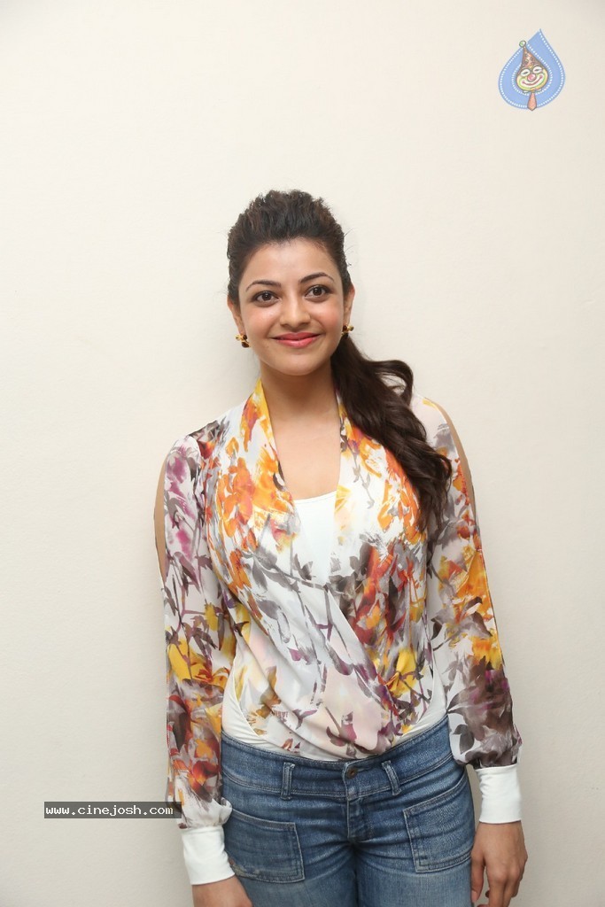 Kajal at Pichekkistha Audio Launch - 74 / 151 photos