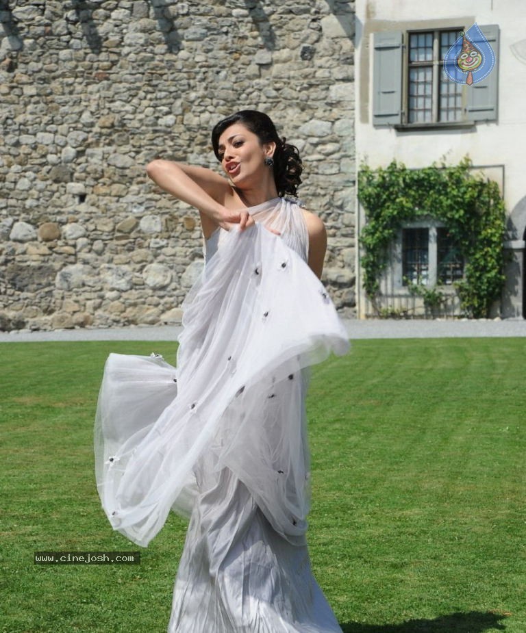 Kajal Latest Cute Stills - 2 / 12 photos