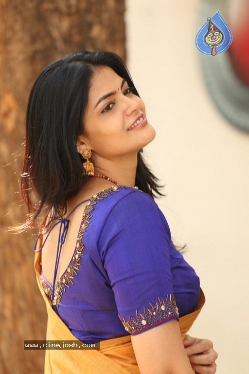 Kalpika Ganesh Latest Photos - 5 / 17 photos