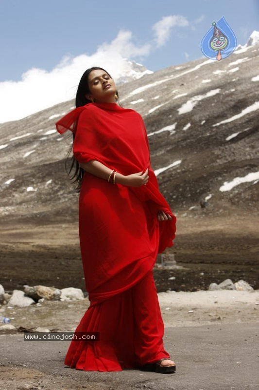 Kalyani Stills - 32 / 77 photos