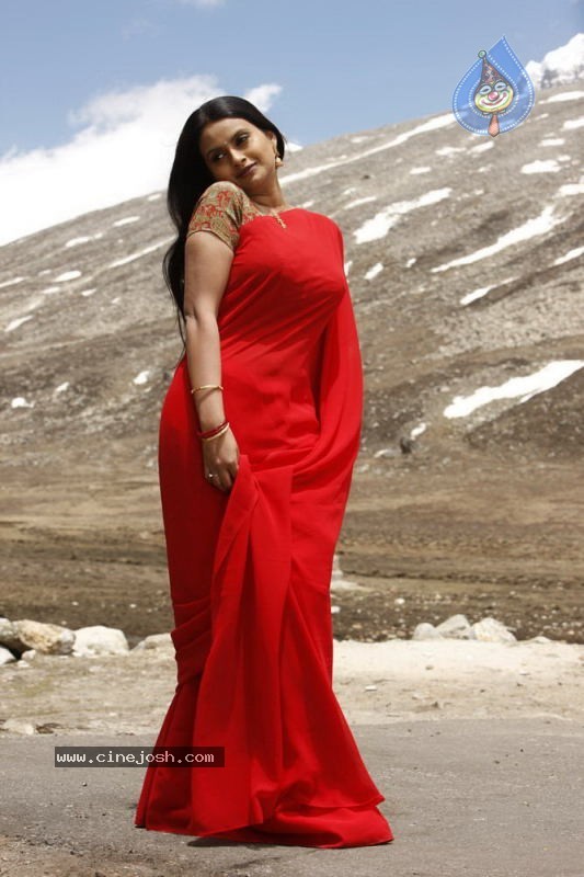 Kalyani Stills - 34 / 77 photos