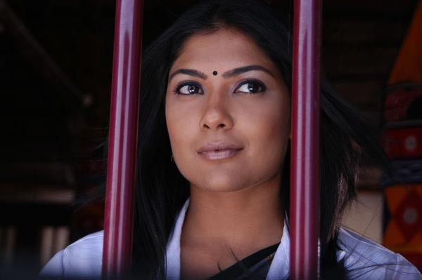 Kamalinee Mukherjee - 35 / 245 photos