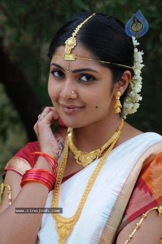 Kamalini Mukherjee - Police Police Movie - 61 / 75 photos