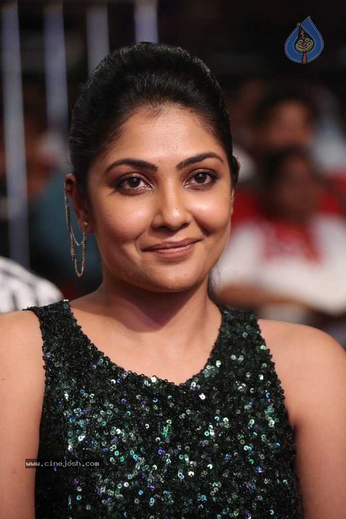 Kamalini Mukherjee at GAV Audio - 80 / 150 photos