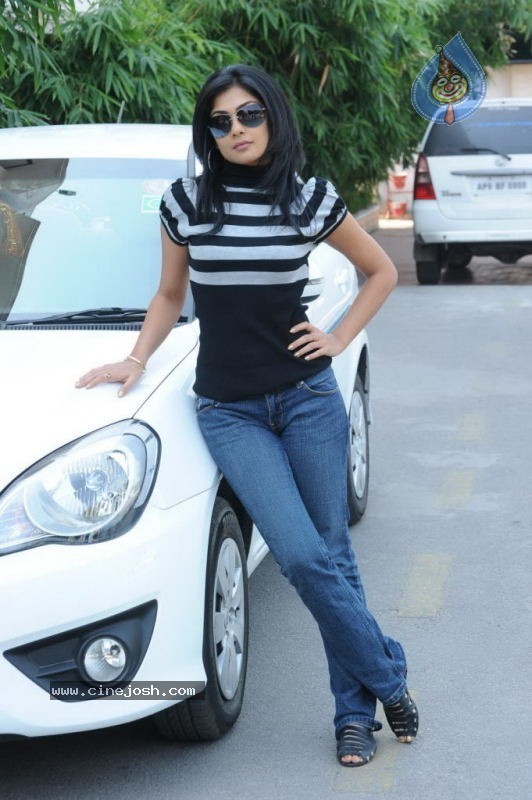 Kamalini Mukherjee Gallery - 7 / 73 photos