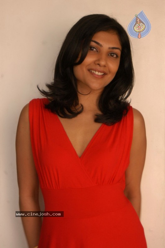 Kamalini Mukherjee  Latest Gallery - 14 / 25 photos