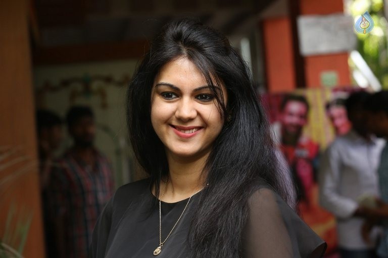 Kamna Jethmalani Latest Photos - 32 / 41 photos