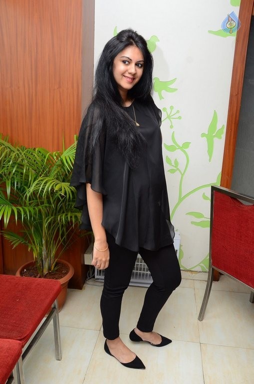 Kamna Jethmalani Latest Photos - 34 / 41 photos
