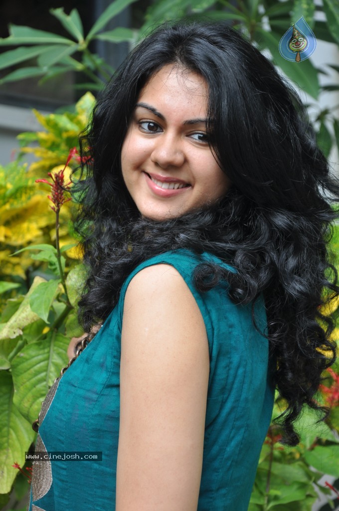 Kamna Jethmalani Latest Stills - 27 / 40 photos