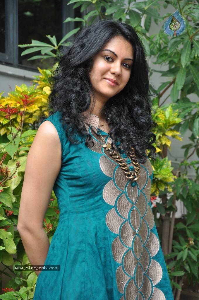 Kamna Jethmalani Latest Stills - 29 / 40 photos