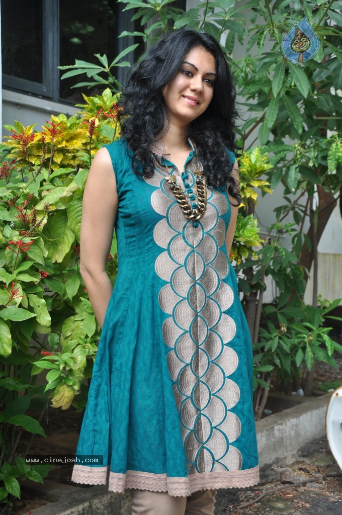 Kamna Jethmalani Latest Stills - 33 / 40 photos