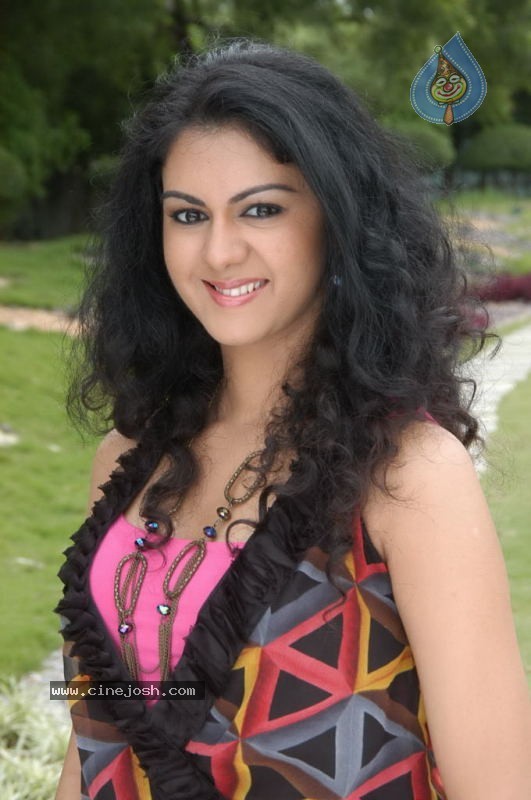 Kamna Jethmalani New Stills - 35 / 64 photos