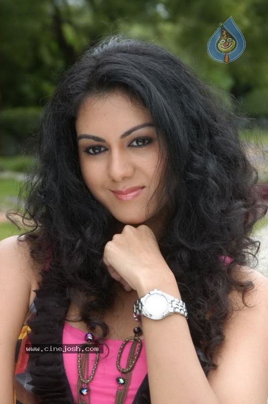 Kamna Jethmalani New Stills - 59 / 64 photos