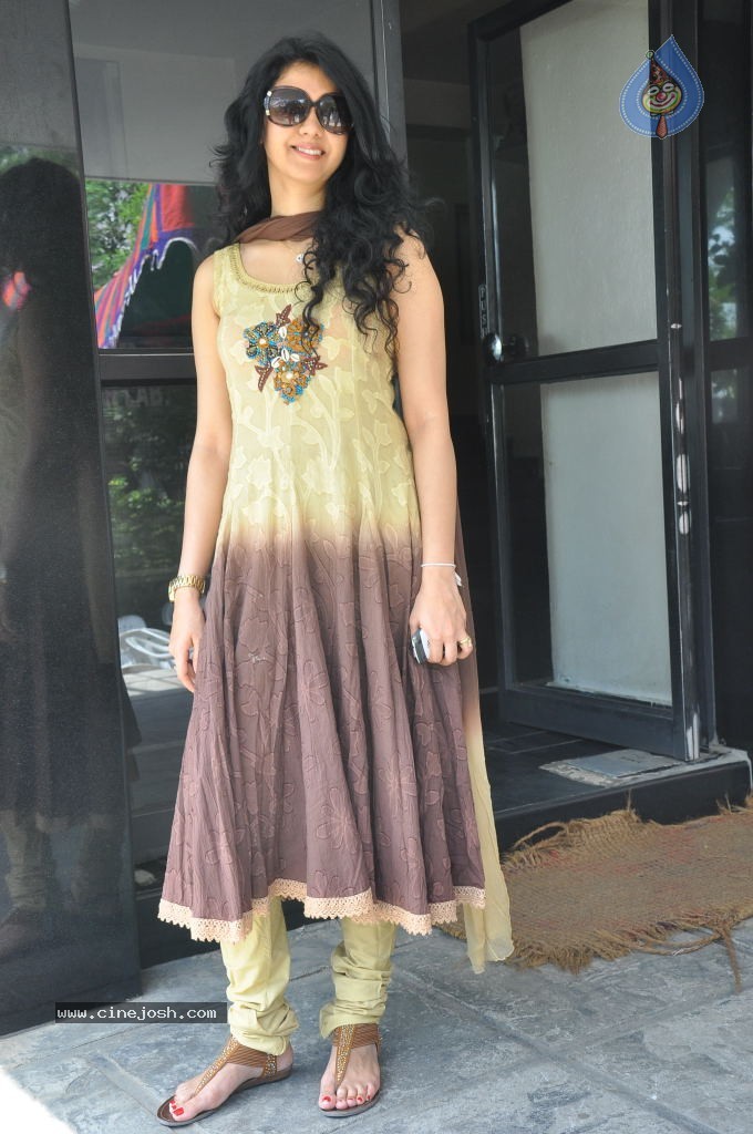 Kamna Jethmalani New Stills - 23 / 29 photos