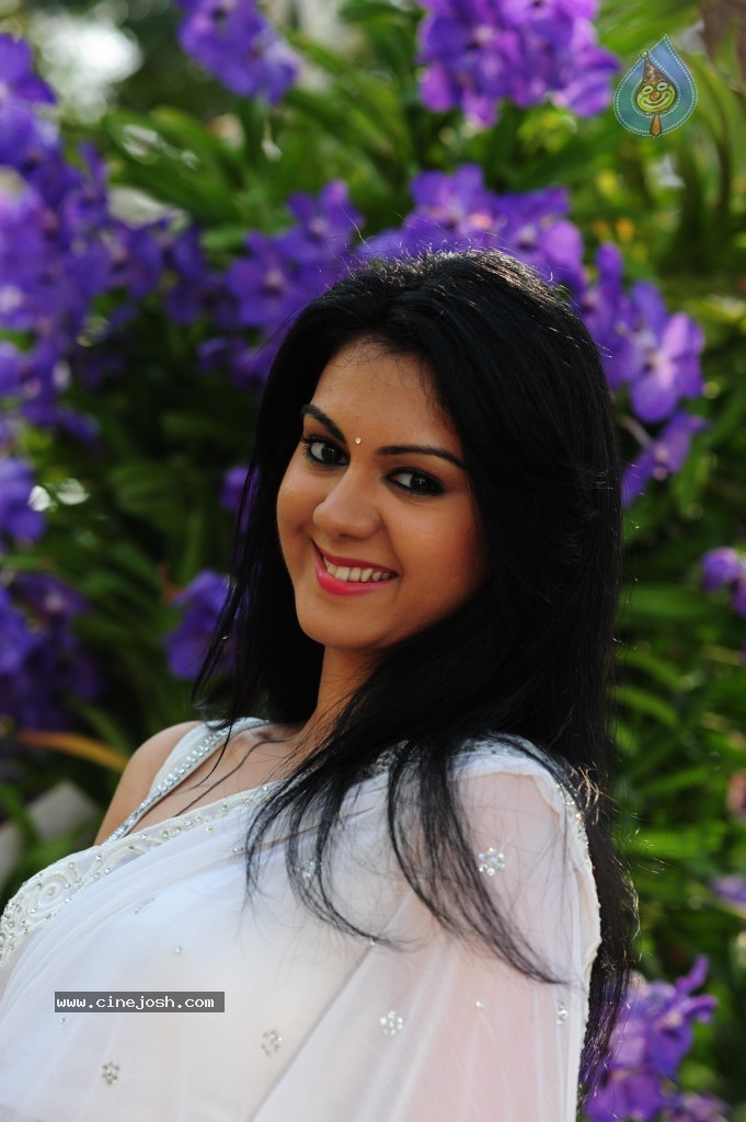 Kamna Jethmalani New Stills - 42 / 49 photos