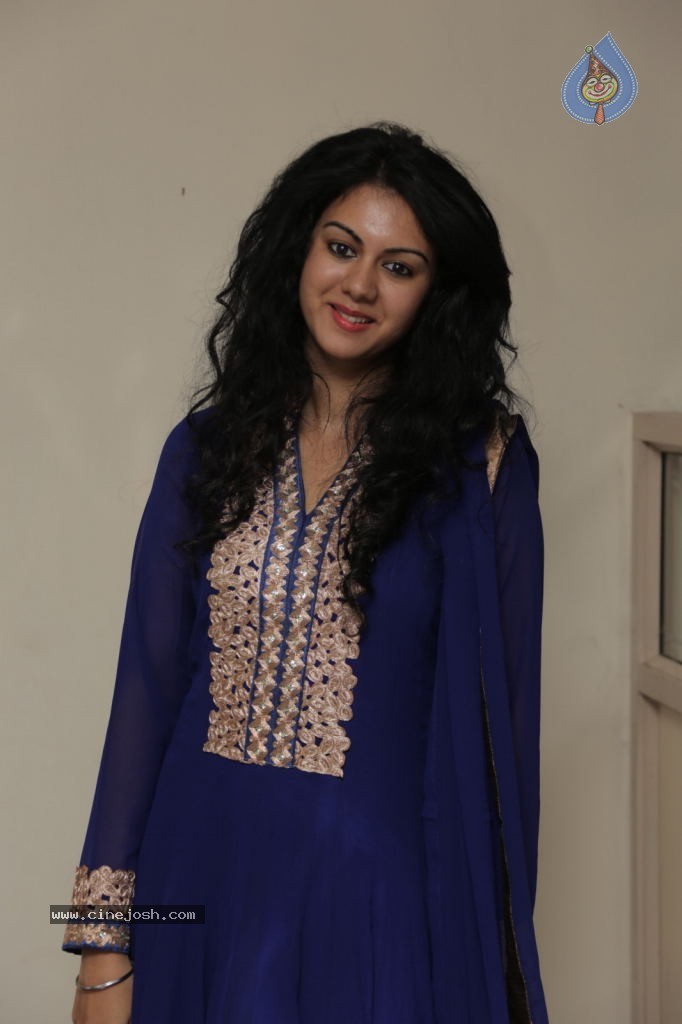 Kamna Jethmalani Photos - 15 / 28 photos