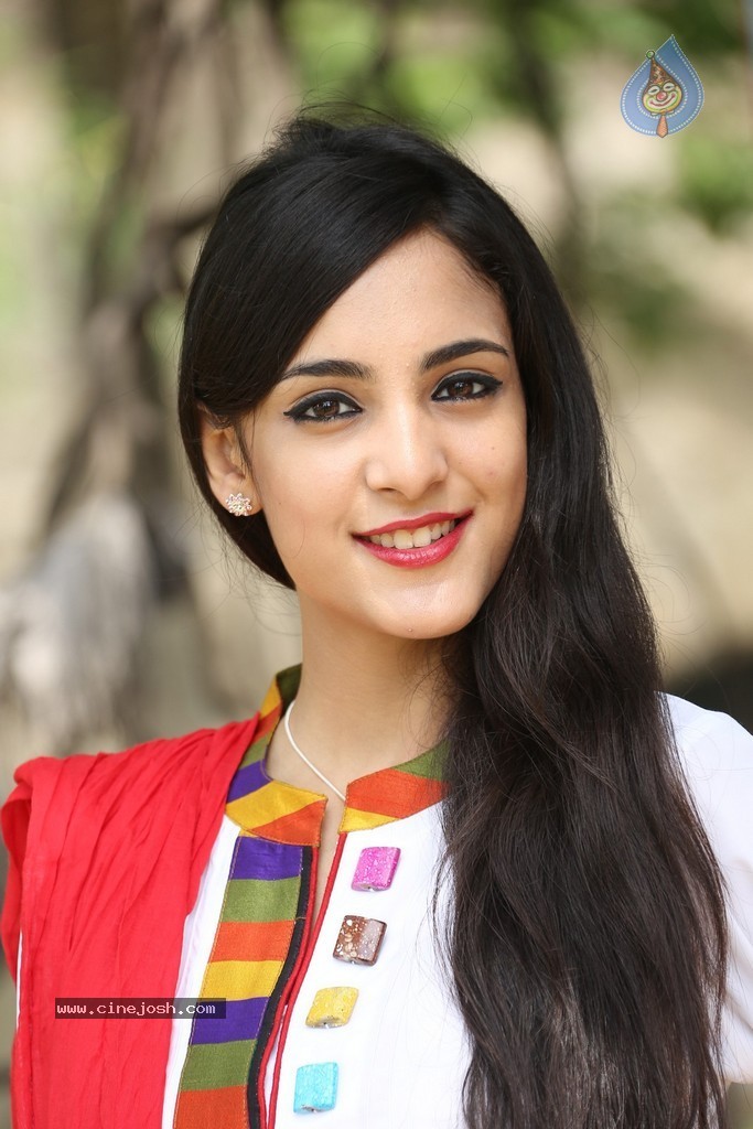 Kanika Kapoor Photos - 23 / 73 photos