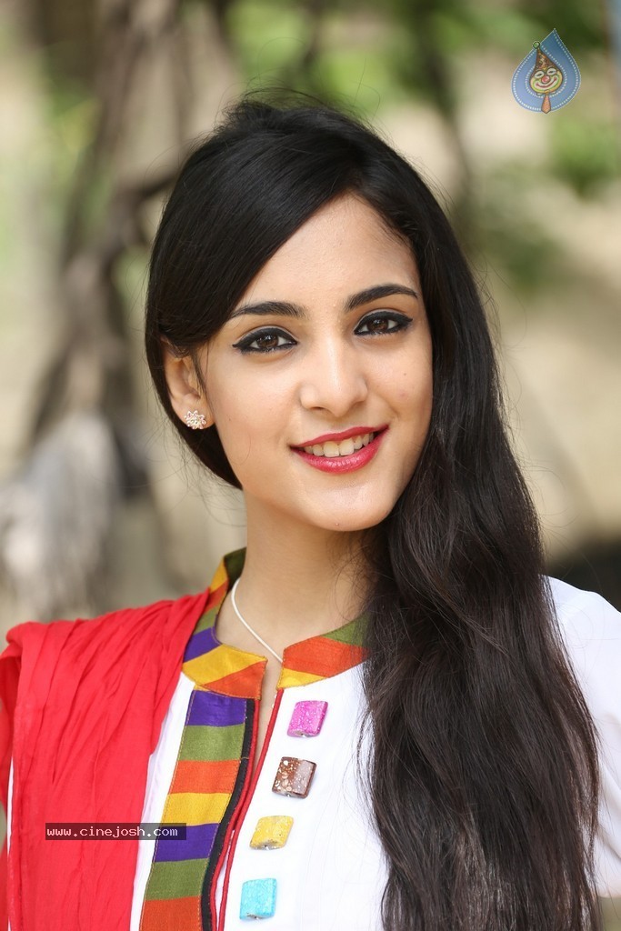 Kanika Kapoor Photos - 31 / 73 photos