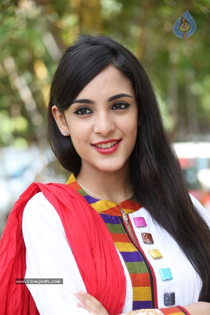 Kanika Kapoor Photos - 40 / 73 photos