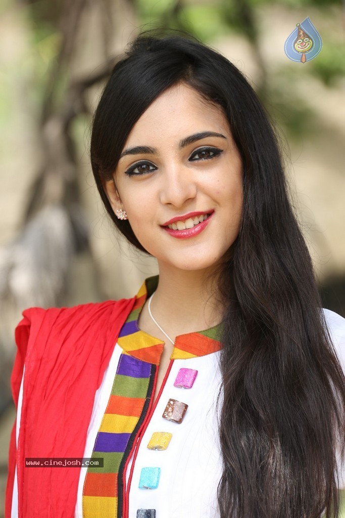 Kanika Kapoor Photos - 44 / 73 photos