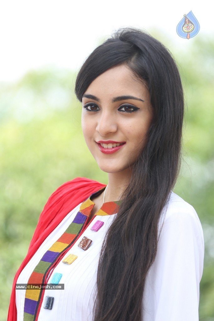 Kanika Kapoor Photos - 72 / 73 photos