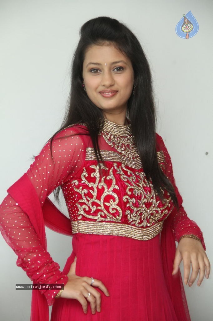 Kanika Tiwari Latest Stills - 18 / 79 photos