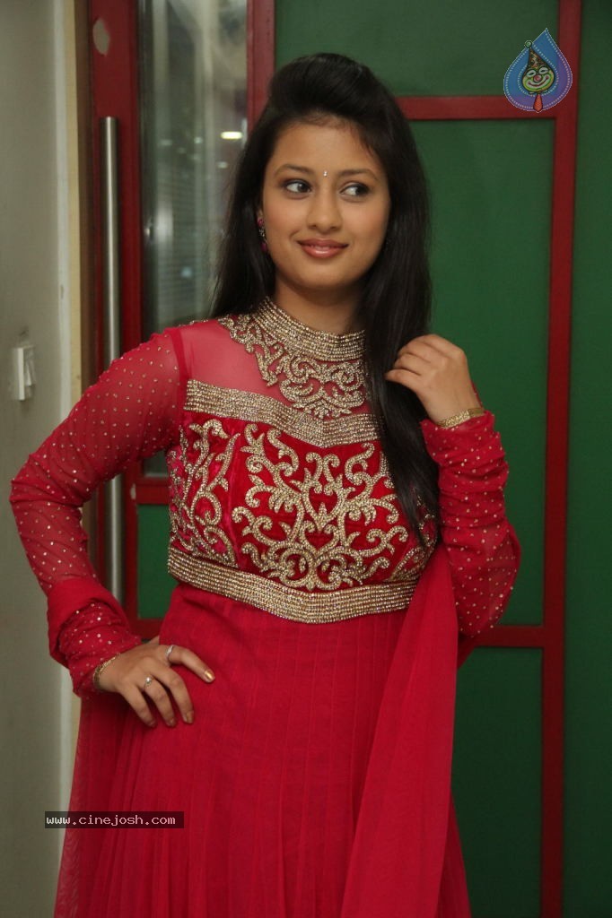 Kanika Tiwari Latest Stills - 30 / 79 photos