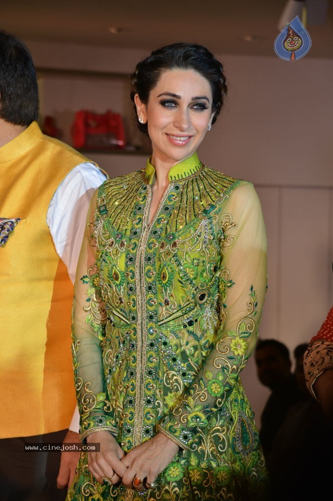 Karishma Kapoor Stills - 75 / 75 photos