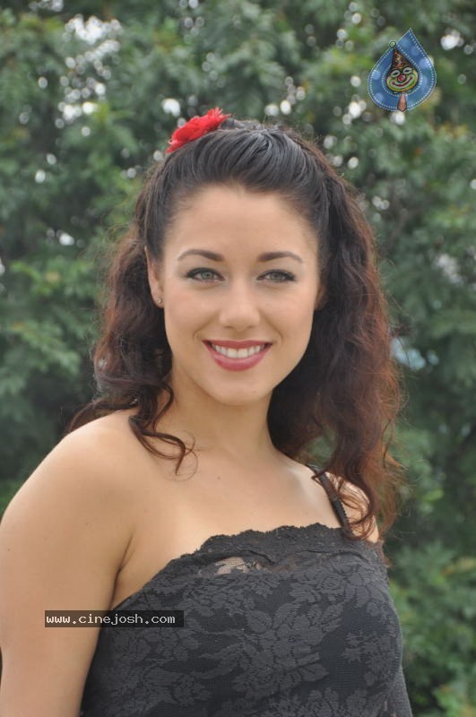 Karma Movie Actress Jade Tailor  - 5 / 52 photos