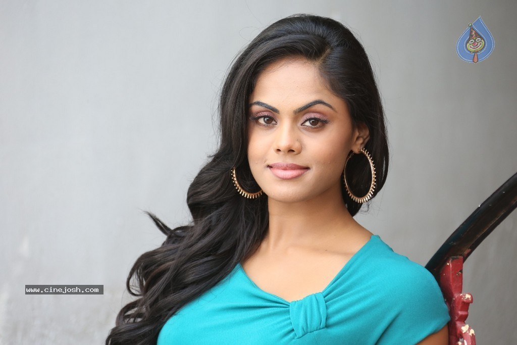 Karthika Nair Photos - 52 / 86 photos