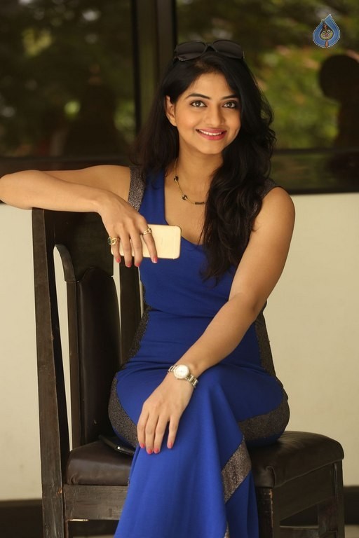 Kashmira Kulkarni New Pics - 20 / 63 photos