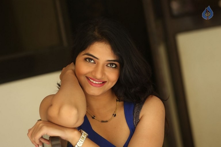 Kashmira Kulkarni New Pics - 45 / 63 photos