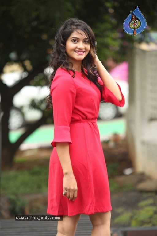 Kashmira Kulkarni Pictures - 2 / 21 photos