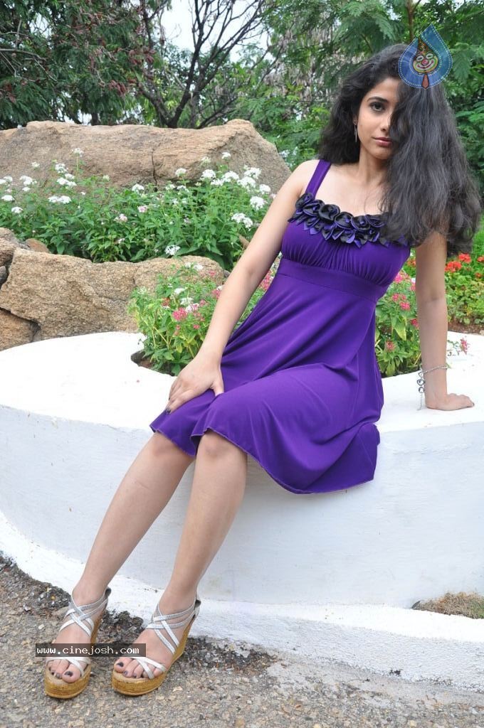 Kasmeera Hot Stills - 9 / 53 photos