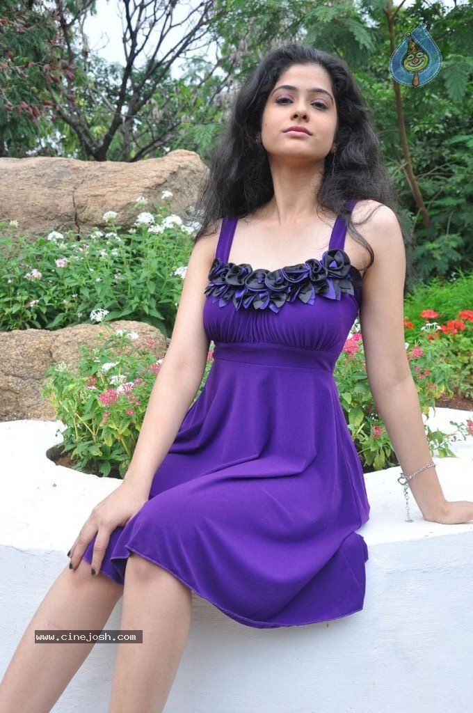 Kasmeera Hot Stills - 23 / 53 photos