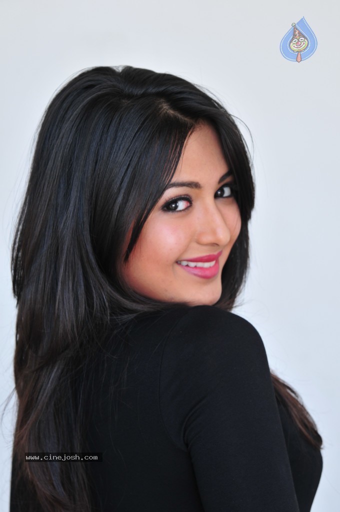 Katherine Theresa Hot Gallery - 29 / 106 photos