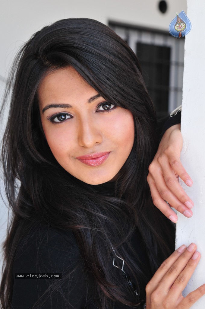 Katherine Theresa Hot Gallery - 31 / 106 photos