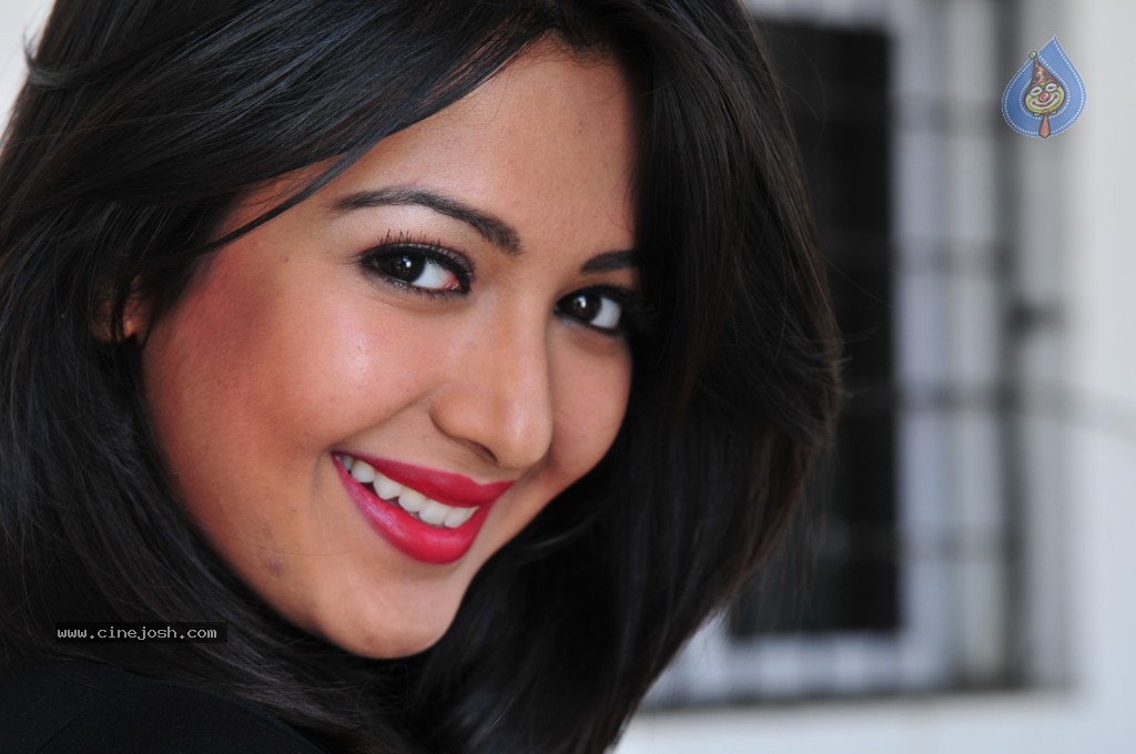 Katherine Theresa Hot Gallery - 36 / 106 photos