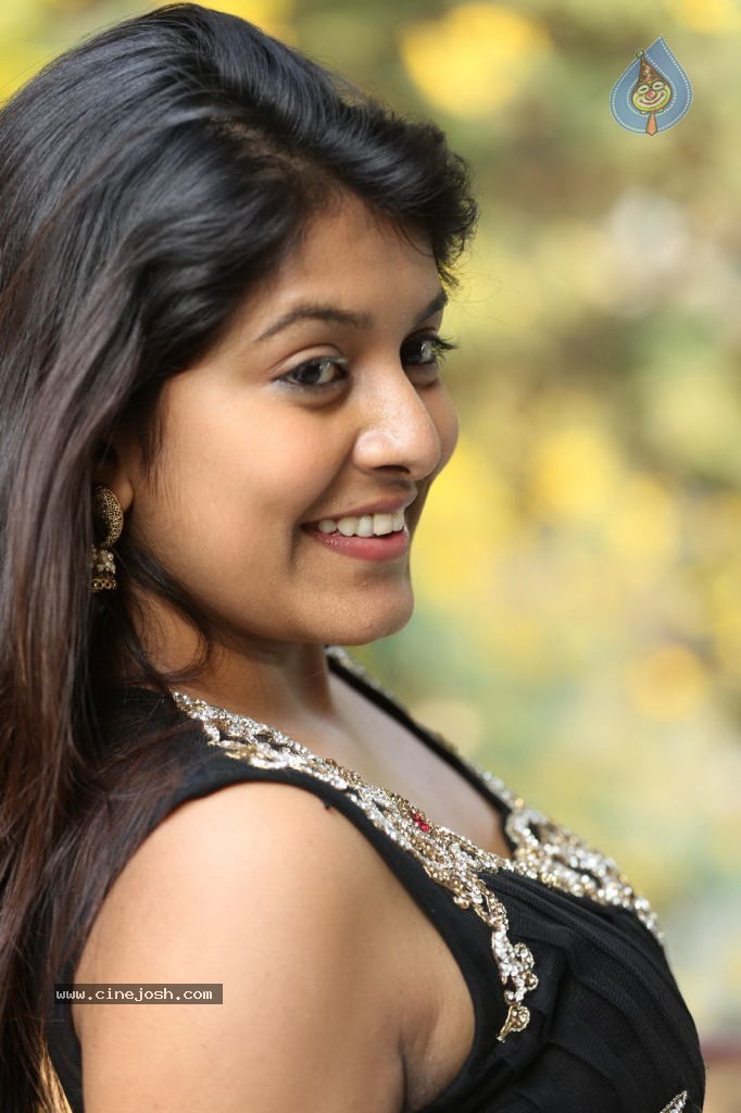 Kavya Kumar New Gallery - 15 / 145 photos