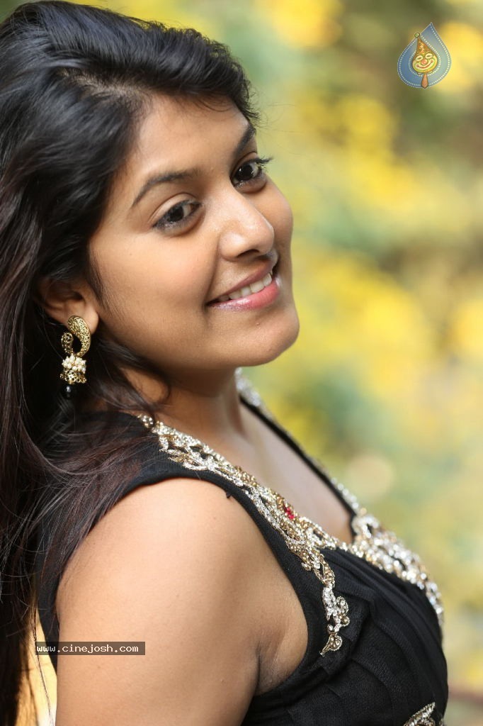 Kavya Kumar New Gallery - 19 / 145 photos